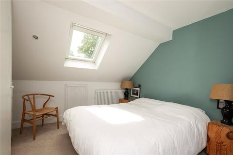 17 Devoncroft Gardens, Twickenham, TW1 3PB