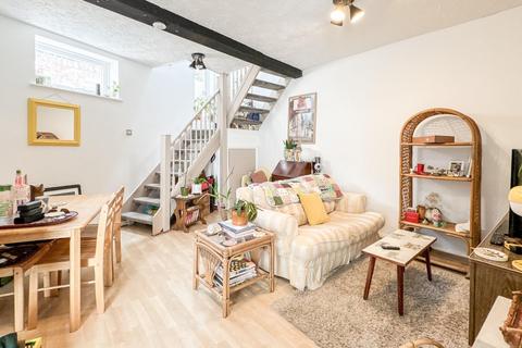 1 bedroom maisonette for sale