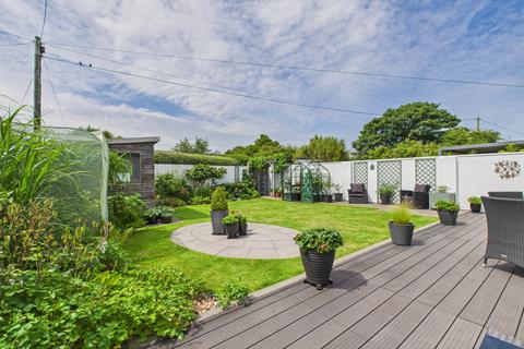 4 bedroom bungalow for sale, Johns Corner, Rosudgeon, TR20 9PJ