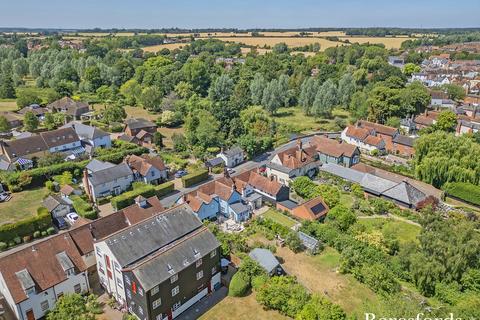 3 bedroom terraced house for sale, Barn View Road, Coggeshall, CO6