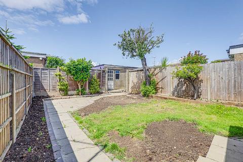 3 bedroom semi-detached bungalow for sale, Clyde Crescent, Rayleigh, SS6