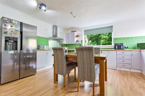 115 Carnwath Road, Carluke, ML8 4DP
