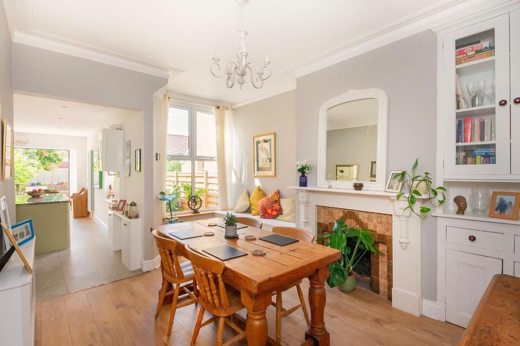 1 B9 RKE - Dining Room C.jpg