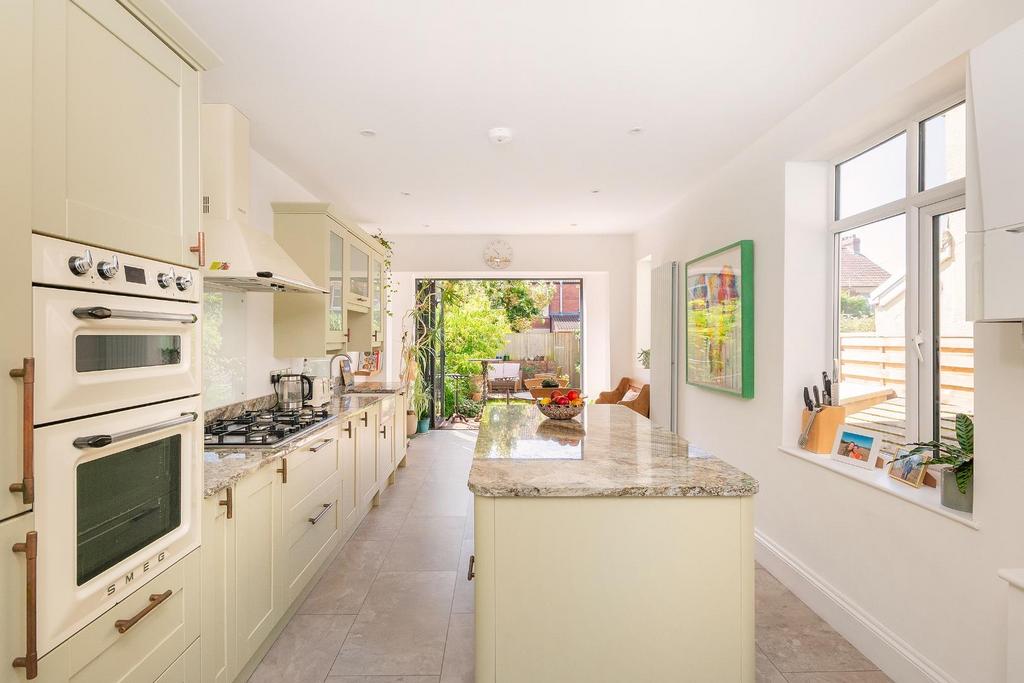 1 B9 RKE - Kitchen D.jpg