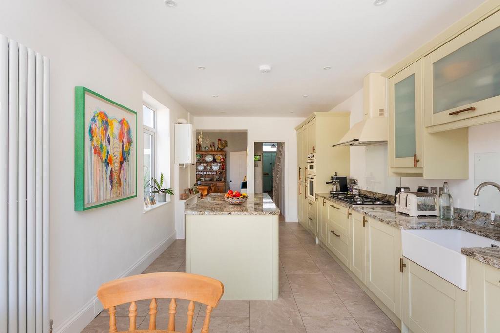 1 B9 RKE - Kitchen A.jpg