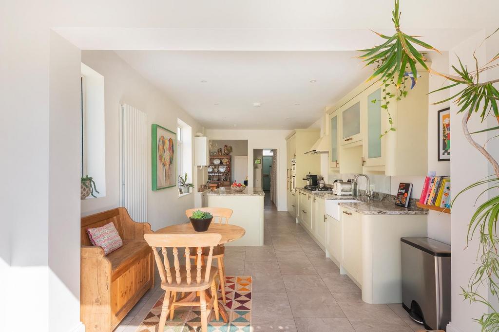 1 B9 RKE - Kitchen B.jpg