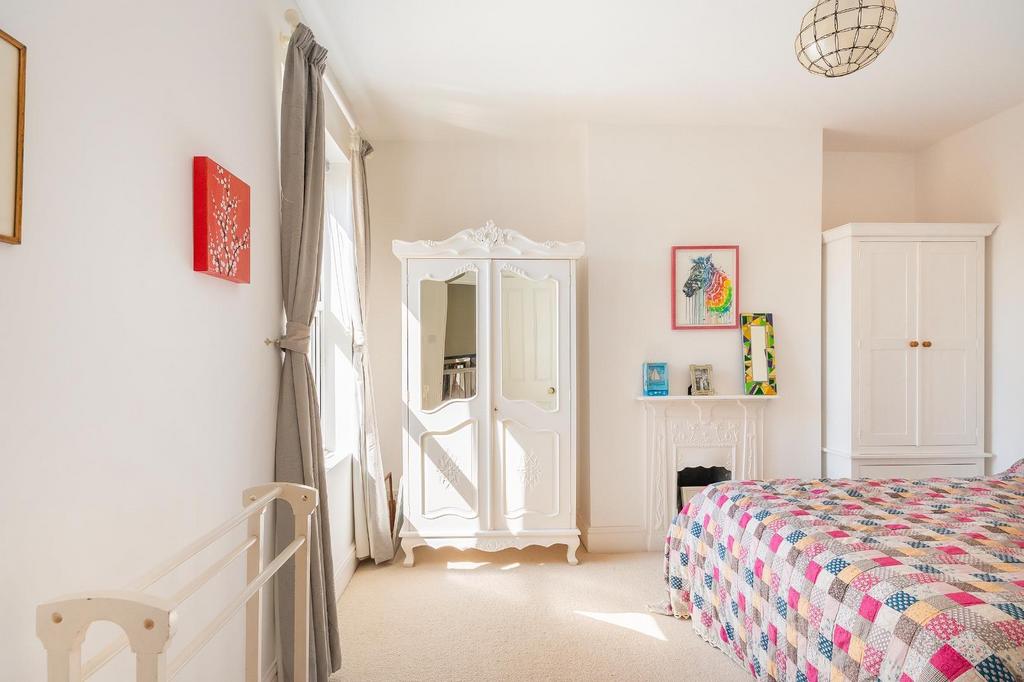1 B9 RKE - Bedroom F.jpg
