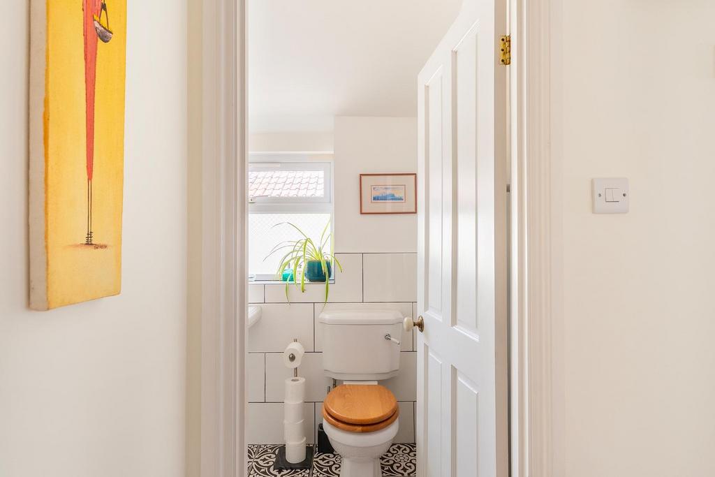 1 B9 RKE - Bathroom C.jpg