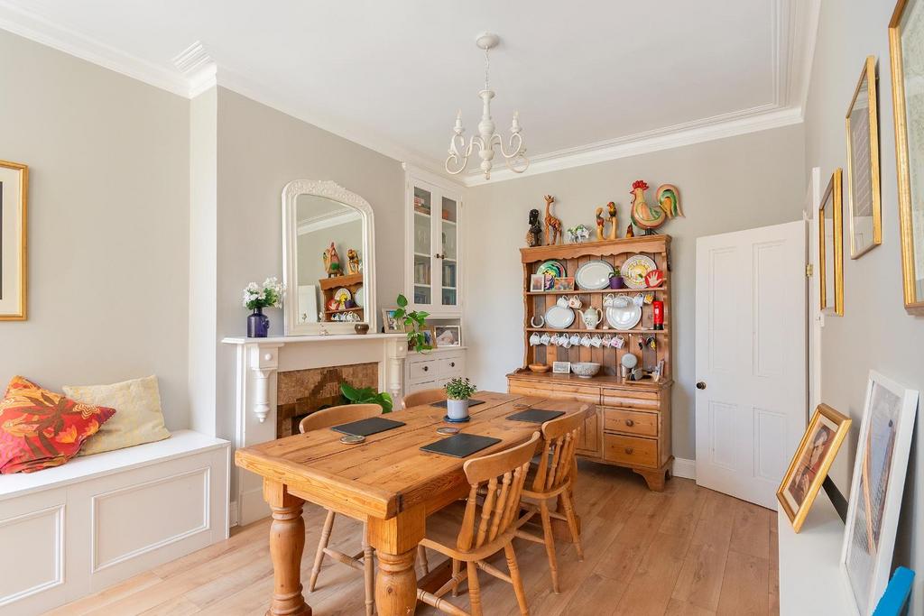 1 B9 RKE - Dining Room E.jpg
