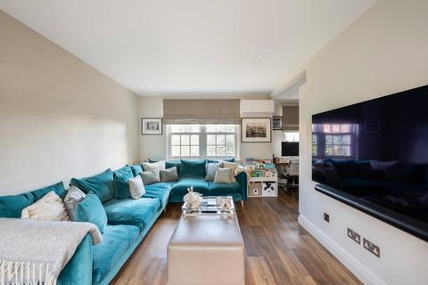 undefined, Upper Hampstead Walk, Hampstead Village