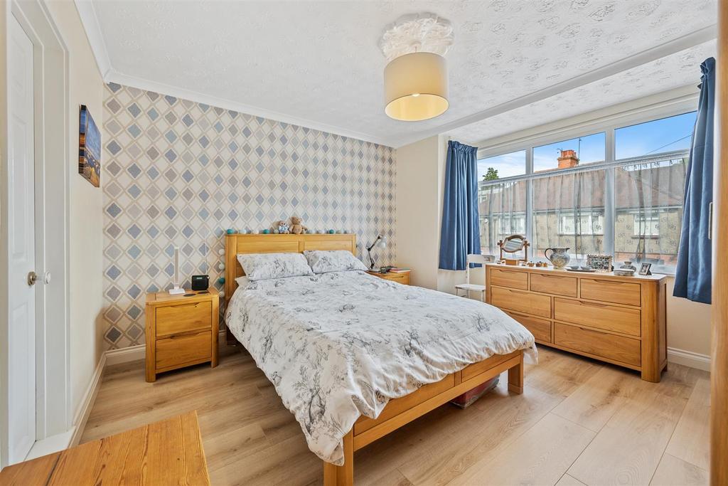 6 Leon Av Web29.jpg