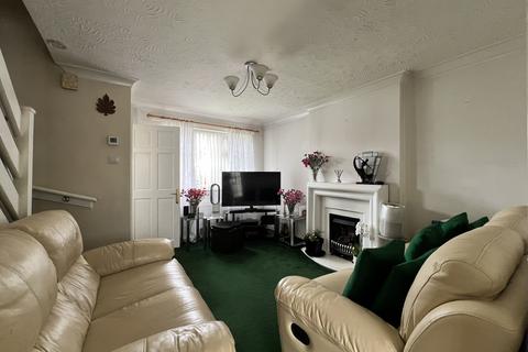 5 Pencombe Close, Manchester, M12 4TA