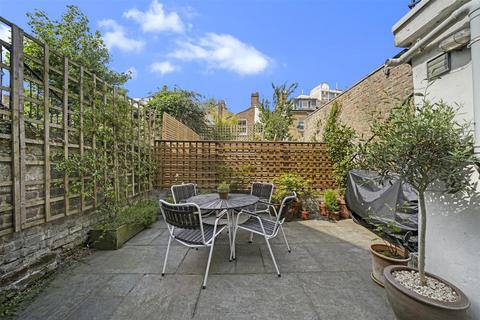 111a Foulden Road, London, N16 7UH