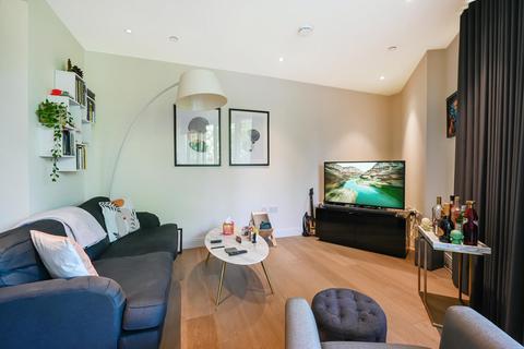 2 bedroom apartment for sale, Altissima House, Queenstown Road, London, SW11