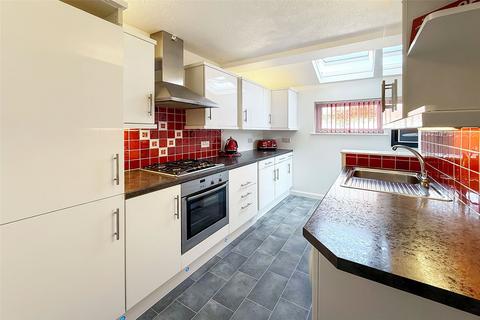 2 bedroom bungalow for sale, Lanyards, Littlehampton, West Sussex