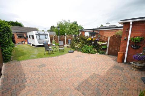 17 Brooke Street, Thorne, Doncaster, DN8 4AX