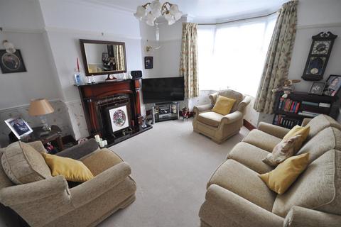 17 Brooke Street, Thorne, Doncaster, DN8 4AX