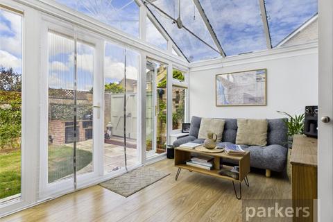 190 Blakes Avenue, Witney, OX28 3UD
