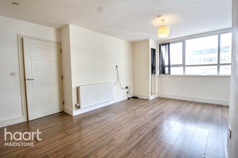 2 bedroom flat to rent, Lower Stone Street, Maidstone
