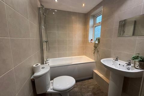 undefined, Burley Road, Leeds LS4