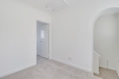 22 Rosehill, Claygate, Esher, KT10 0HL