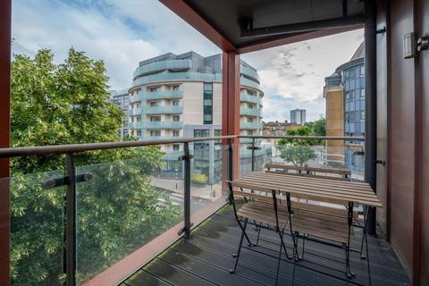 2 bedroom flat to rent, Tollgate Gardens, London NW6