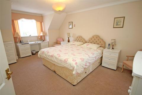 3 bedroom detached house for sale, Christchurch Bay Road, Barton on Sea, New Milton, Hampshire, BH25