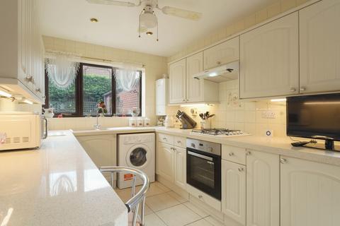 2 bedroom bungalow for sale, Church Fields Road, Rossington, DN11