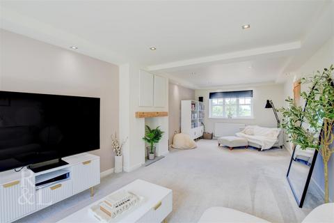 4 bedroom detached house for sale, Park Road, Newhall