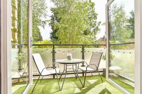 2 bedroom ground floor flat for sale, Salomons Grove, Southborough, Tunbridge Wells, Kent