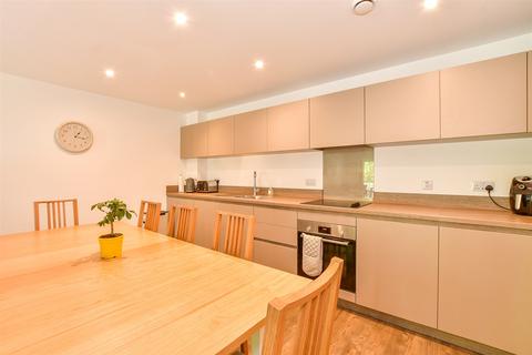2 bedroom ground floor flat for sale, Salomons Grove, Southborough, Tunbridge Wells, Kent