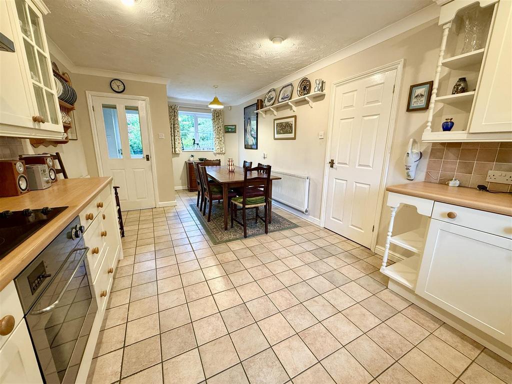Kitchen breakfast room