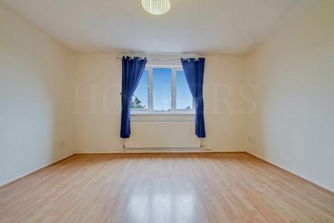 2 bedroom flat for sale, Cornmow Drive, London, NW10