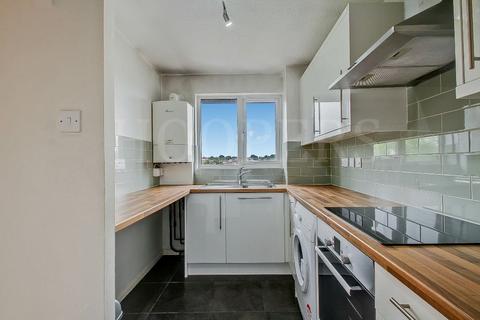 2 bedroom flat for sale, Cornmow Drive, London, NW10