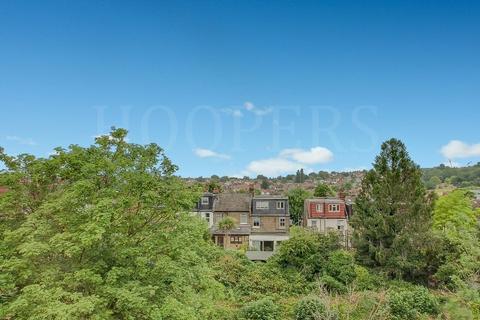 2 bedroom flat for sale, Cornmow Drive, London, NW10
