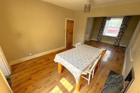 18 Lloyds Road, Corby, NN17 1AP