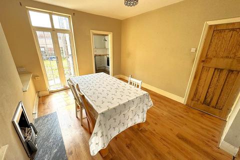 18 Lloyds Road, Corby, NN17 1AP