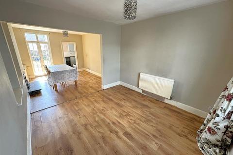 18 Lloyds Road, Corby, NN17 1AP