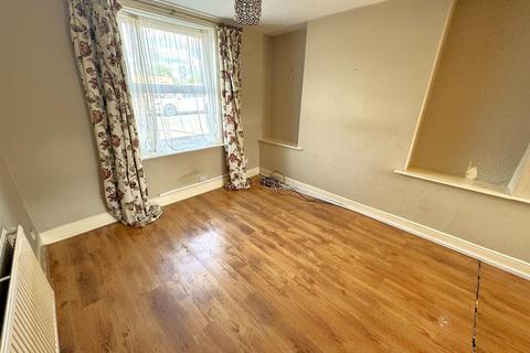 18 Lloyds Road, Corby, NN17 1AP