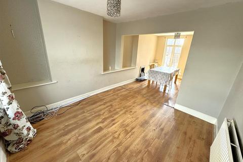 18 Lloyds Road, Corby, NN17 1AP