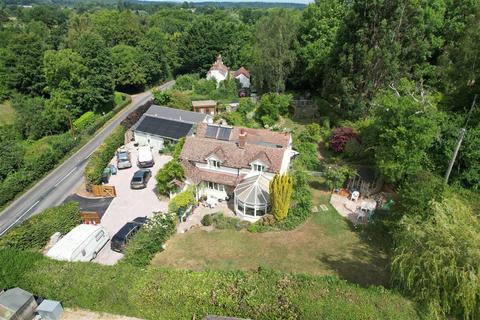4 bedroom detached house for sale, Aston Ingham Road, Newent