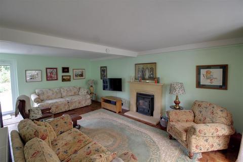 4 bedroom detached house for sale, Aston Ingham Road, Newent
