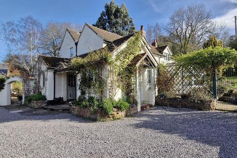 4 bedroom detached house for sale, Aston Ingham Road, Newent