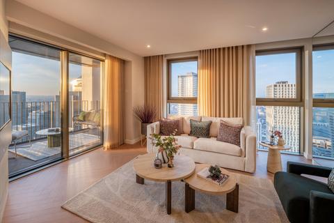 2 bedroom flat for sale, One Thames Quay, Marsh Wall, London, E14