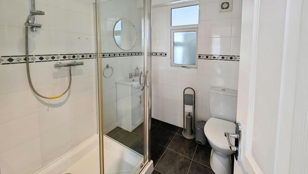 0cd06d43-shower 20room.jpg