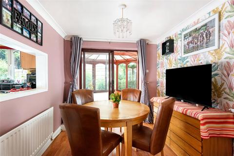 4 bedroom detached house for sale, Kingfisher Road, Buckingham, Buckinghamshire, MK18