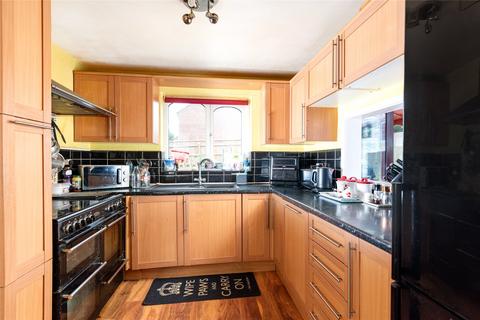 4 bedroom detached house for sale, Kingfisher Road, Buckingham, Buckinghamshire, MK18