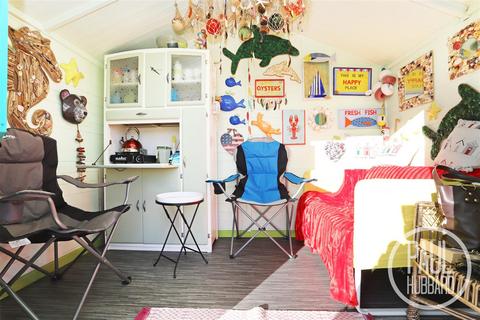 1 bedroom property for sale, Beach Hut, Pakefield, NR33