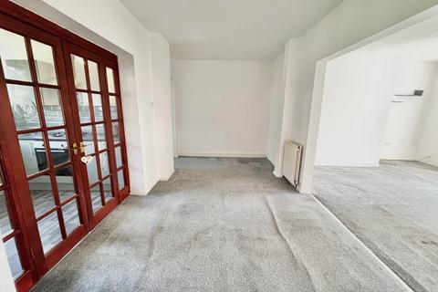 2 bedroom house to rent, Huxley Crescent, Gateshead NE8