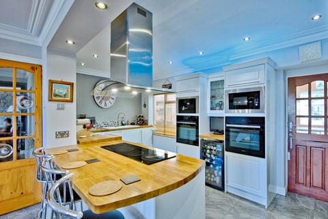 West Wick Bungalow Marshes, Burnham-on-crouch, CM0 8NE